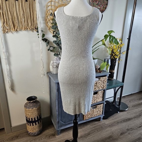 CARMEN MARC VALVO Beaded Metallic Silver Bodycon Dress Size Small - Picture 5 of 6